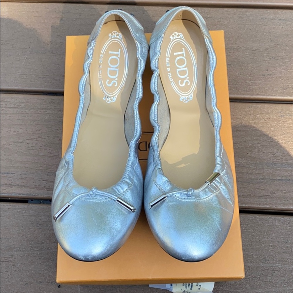 Tod’s Ballerina Dee in silver